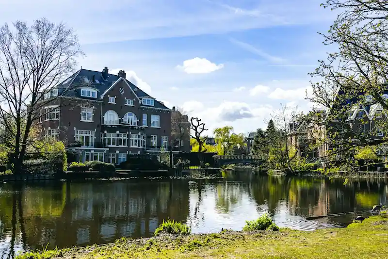 Oud-West & Vondelpark edge neighborhood in Amsterdam