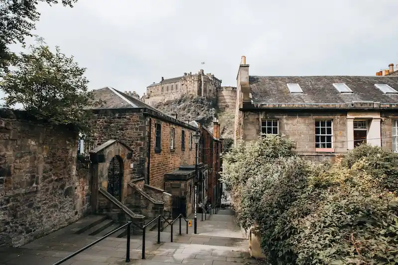 Edinburgh in Three Days: A Cultural Route Through Stone, Story, and Street Life