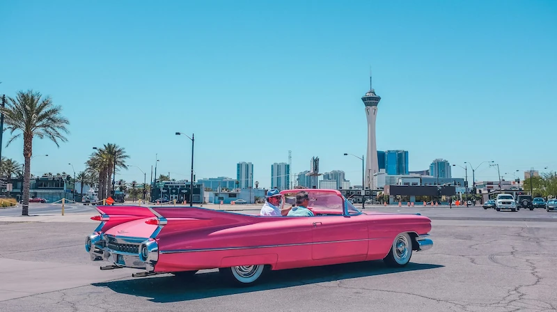 Las Vegas Beyond the Obvious: A Four-Day Route with Strip Energy, Downtown Depth, and Desert Space